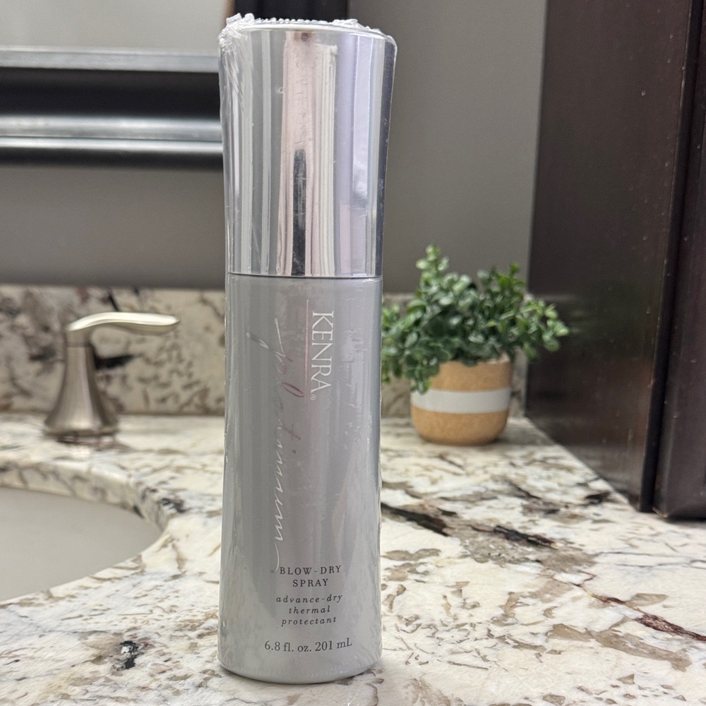 Kenra Silver Blow-Dry Thermal Protectant Spray - Silver